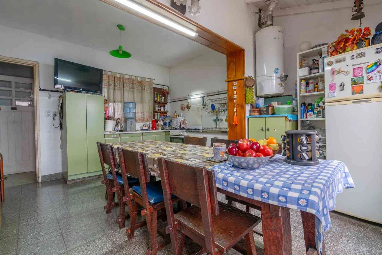 Casa de 4 ambientes en venta en Don Torcuato, España 1300, foto 3