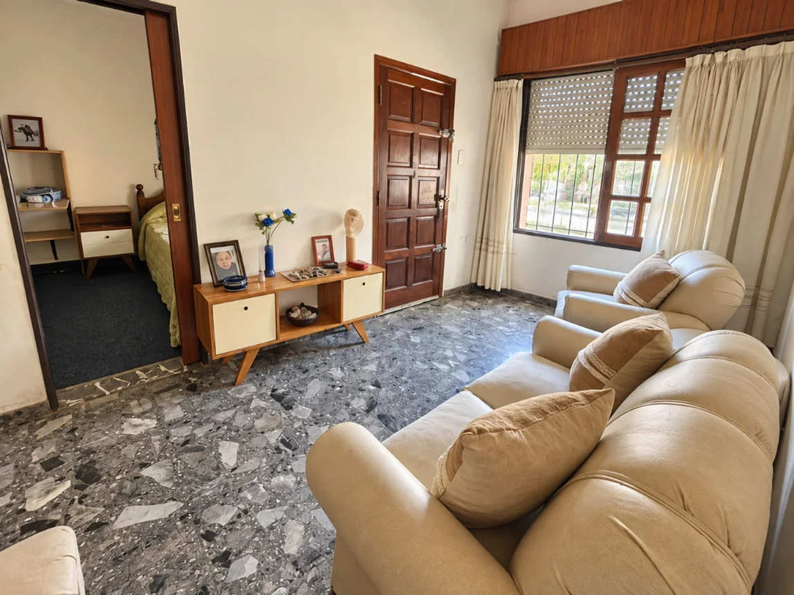 Casa en venta en Ituzaingó, foto 2