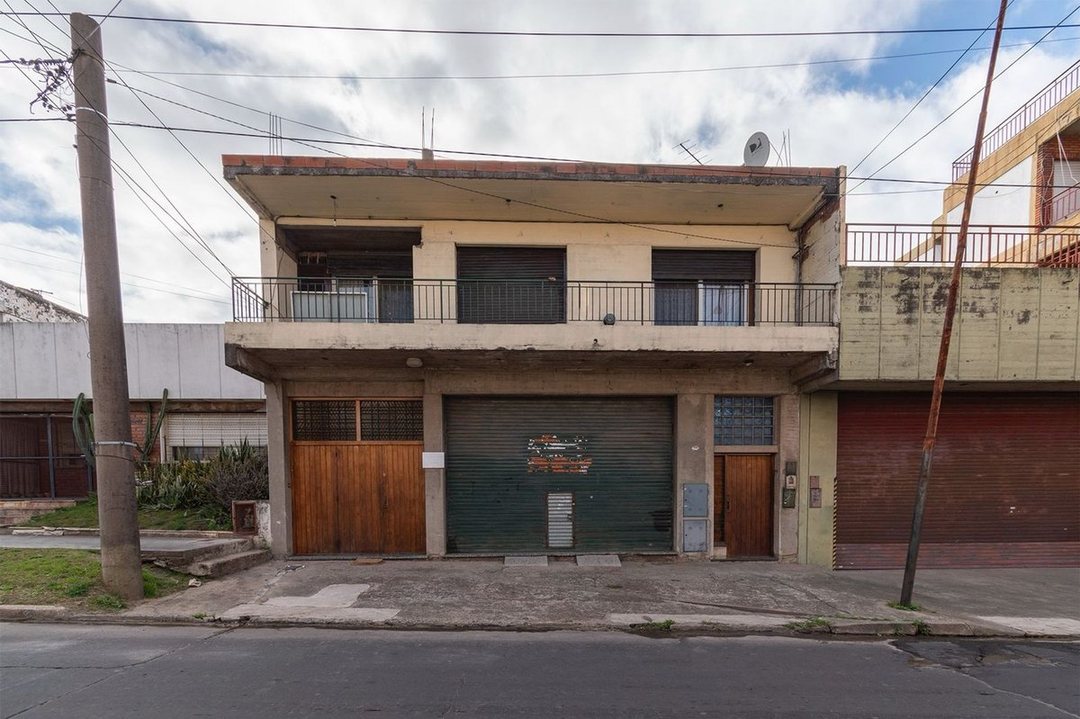 GALPON EN VENTA QUILMES OESTE 7 AMBIENTES