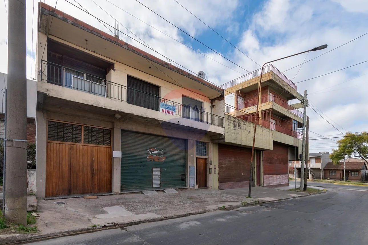 Casa en venta en Quilmes, foto 2
