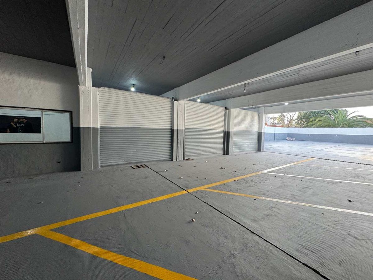 Foto 3 — VENTA EDIFICIO COMERCIAL ESTRENAR COCHERAS MERLO