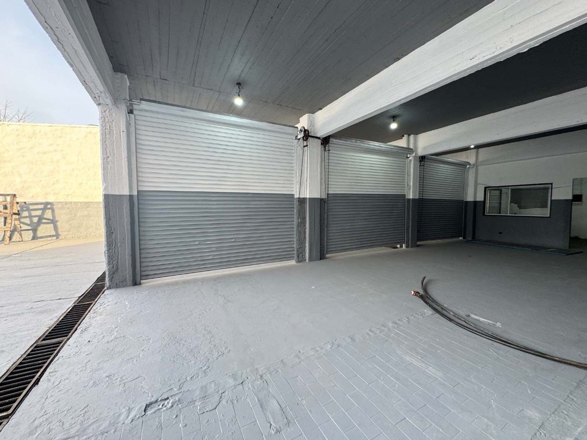 Foto 7 — VENTA EDIFICIO COMERCIAL ESTRENAR COCHERAS MERLO