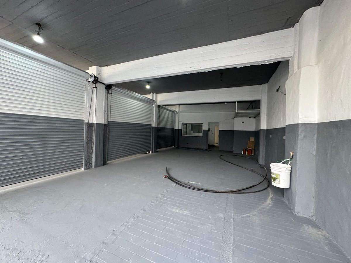Foto 11 — VENTA EDIFICIO COMERCIAL ESTRENAR COCHERAS MERLO