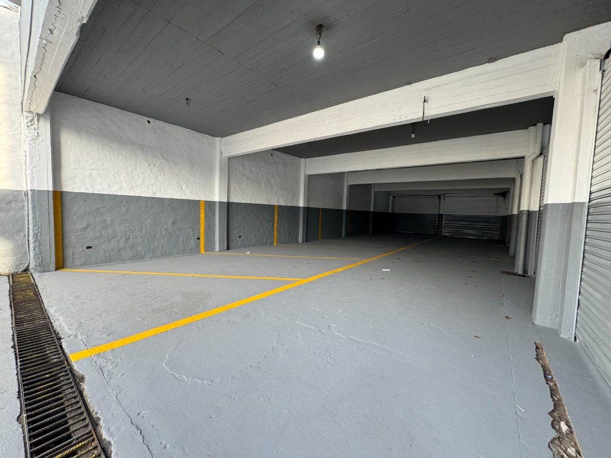 Foto 6 — VENTA EDIFICIO COMERCIAL ESTRENAR COCHERAS MERLO