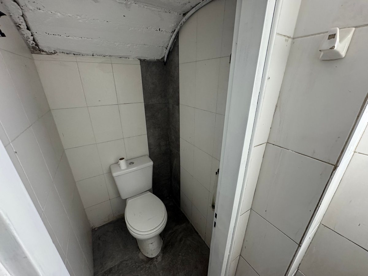 Foto 14 — VENTA EDIFICIO COMERCIAL ESTRENAR COCHERAS MERLO