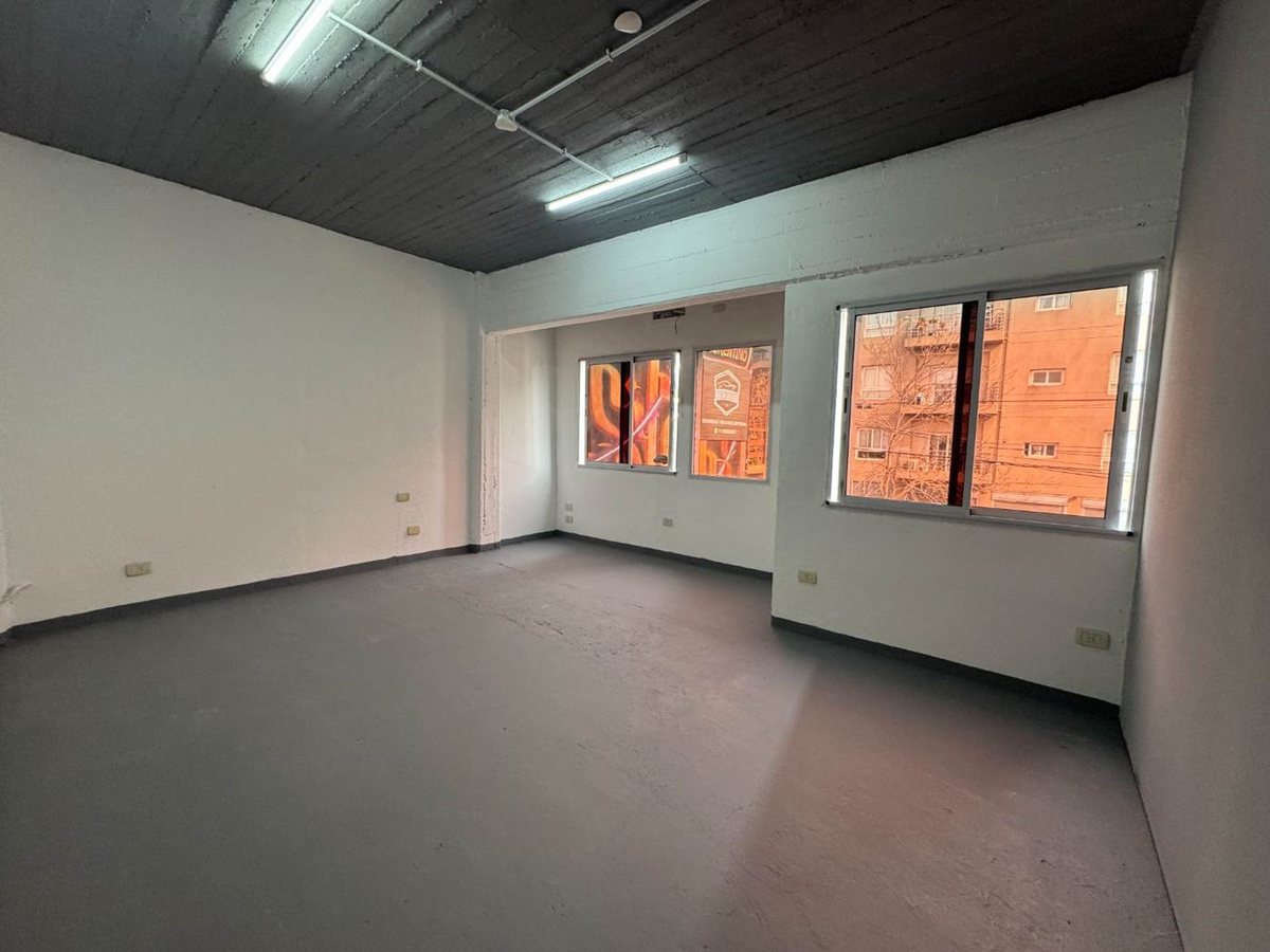 Foto 36 — VENTA EDIFICIO COMERCIAL ESTRENAR COCHERAS MERLO
