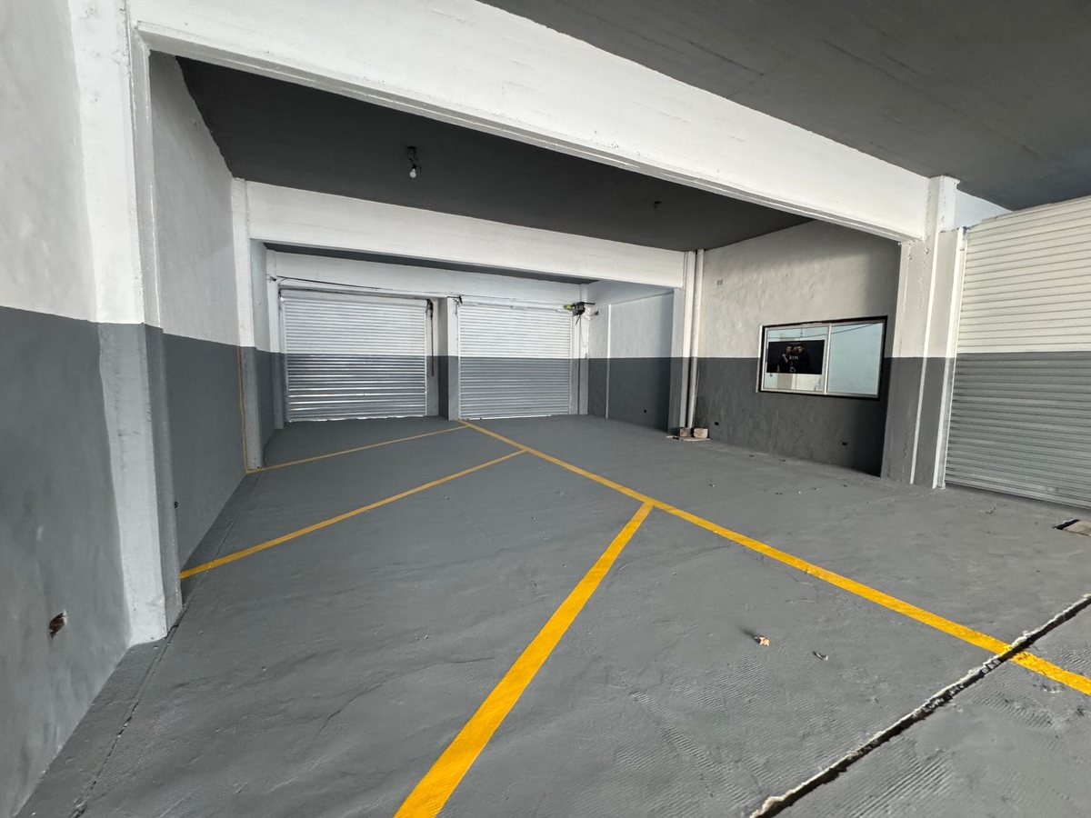 Foto 4 — VENTA EDIFICIO COMERCIAL ESTRENAR COCHERAS MERLO