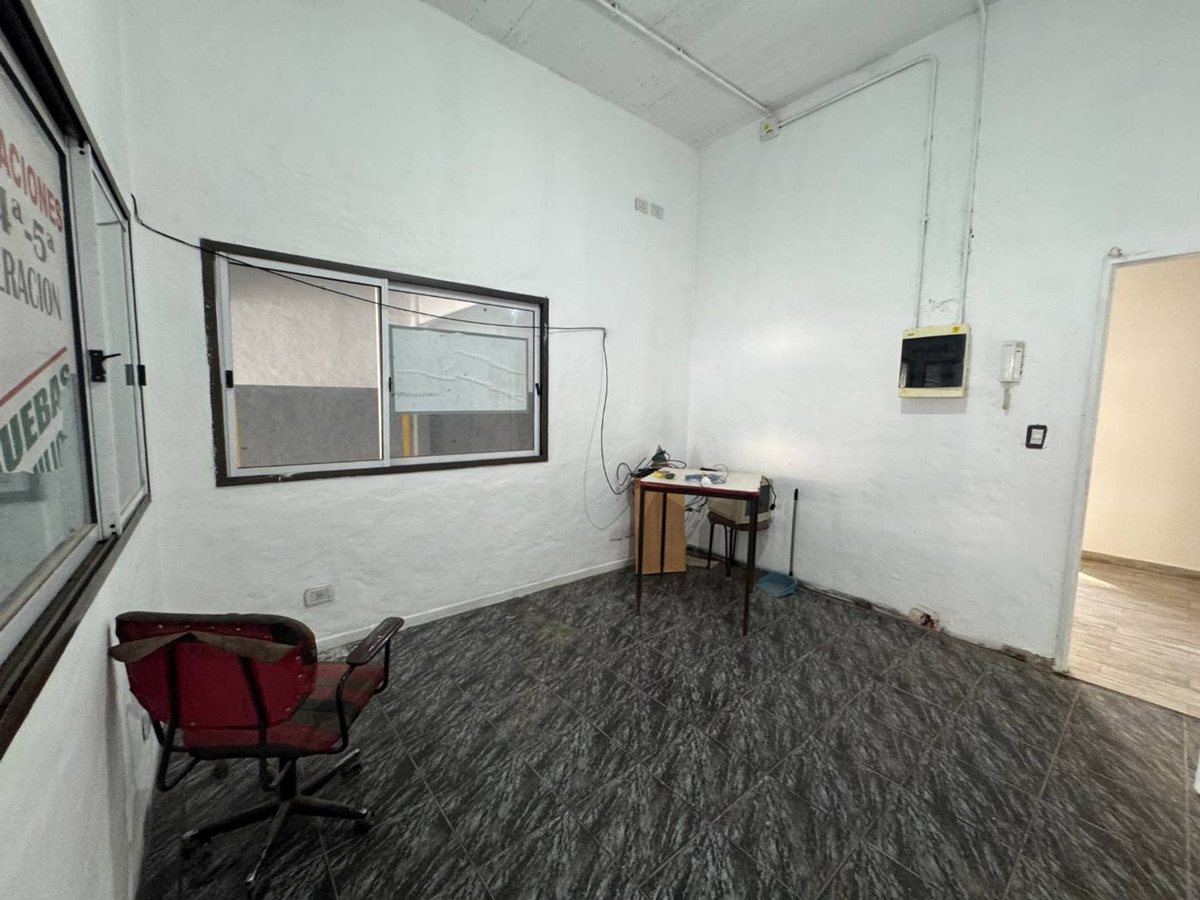 Foto 13 — VENTA EDIFICIO COMERCIAL ESTRENAR COCHERAS MERLO