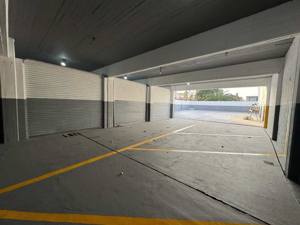 Foto 5 — VENTA EDIFICIO COMERCIAL ESTRENAR COCHERAS MERLO