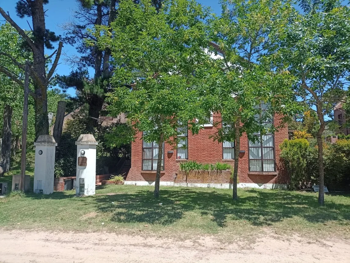 Dúplex de 4 ambientes en venta en Pinamar, De la Lisa 1000
