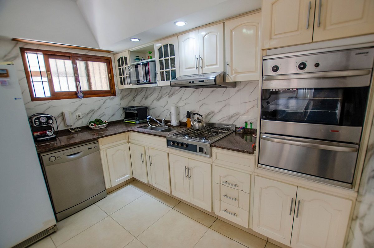 Foto 10 — CASA EN VENTA EN MONTE GRANDE CON 4 DORMITORIOS