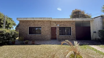 Alquiler Casa 3 dormitorios y Garage, Shangrilá