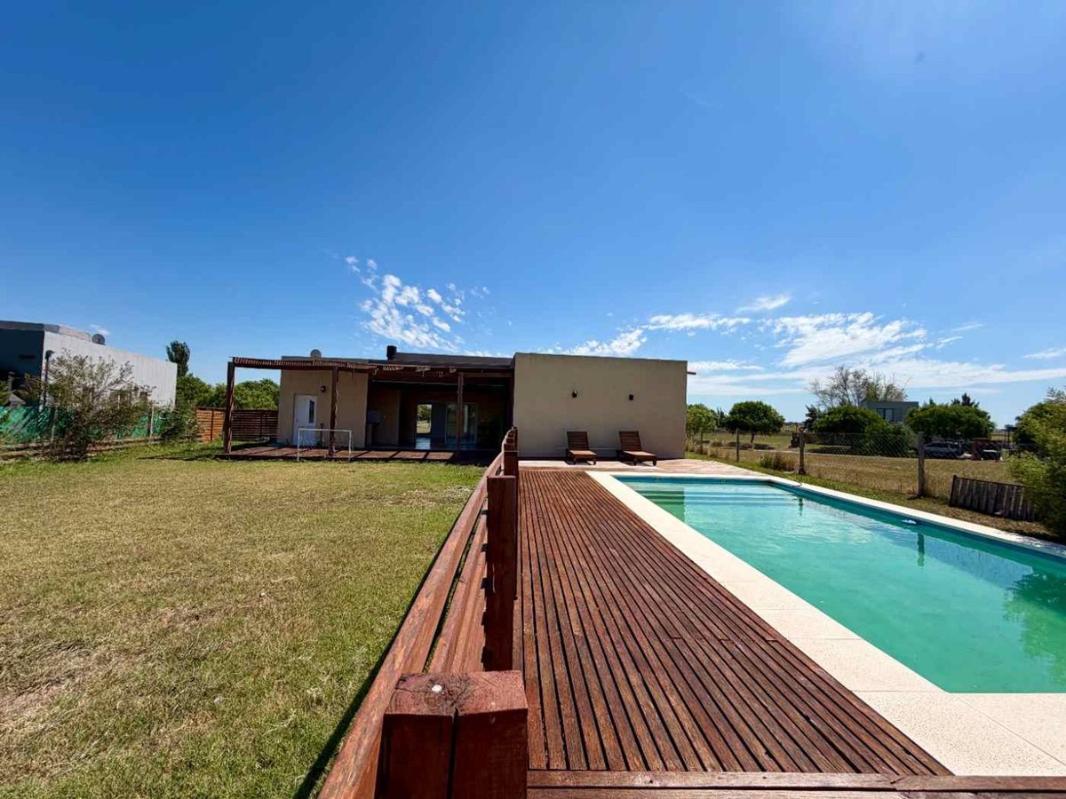 Foto 8 — VENTA CASA 4 AMBIENTES CON PILETA EN SAN SEBASTIAN