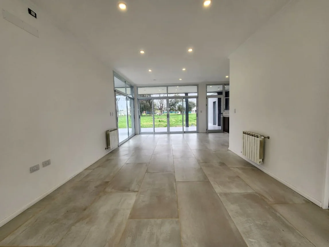 Casa de 4 ambientes en venta en San Miguel, Avenida Doctor Ricardo Balbín 3300, foto 2