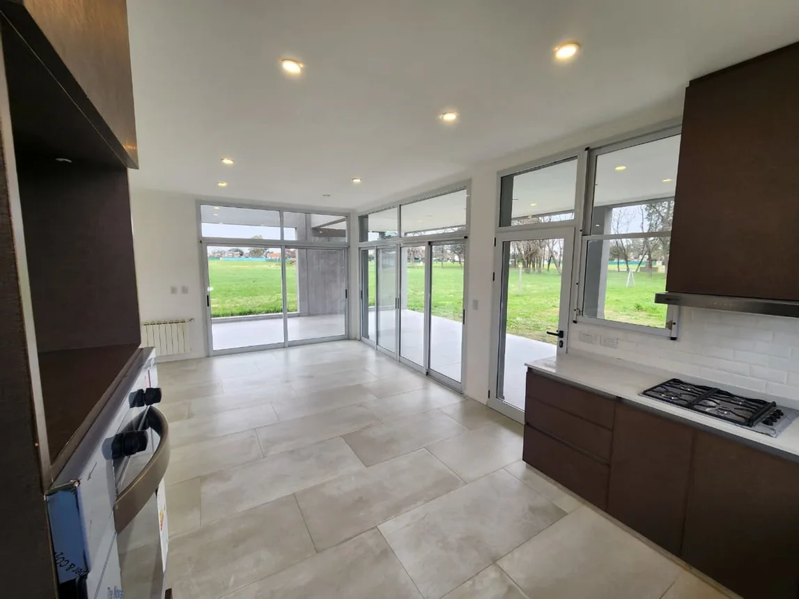 Casa de 4 ambientes en venta en San Miguel, Avenida Doctor Ricardo Balbín 3300, foto 3