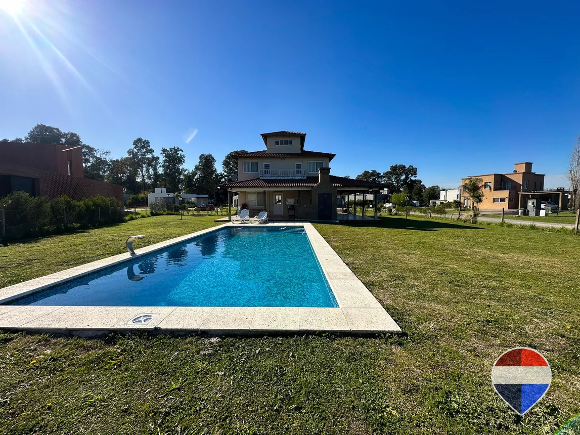 Casa 6 ambientes con pileta en barrio la magdalena, foto 4