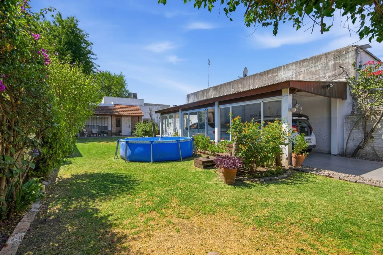 Casa en venta en Burzaco, foto 2