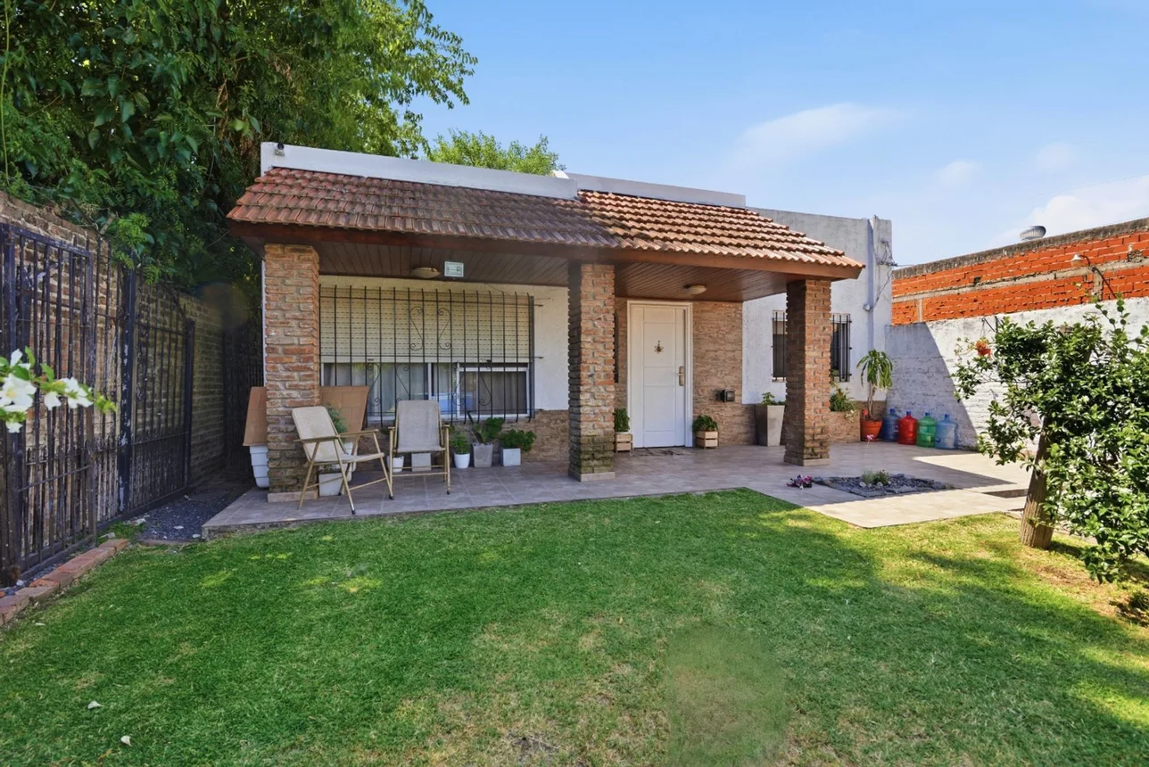 Casa en venta en Burzaco