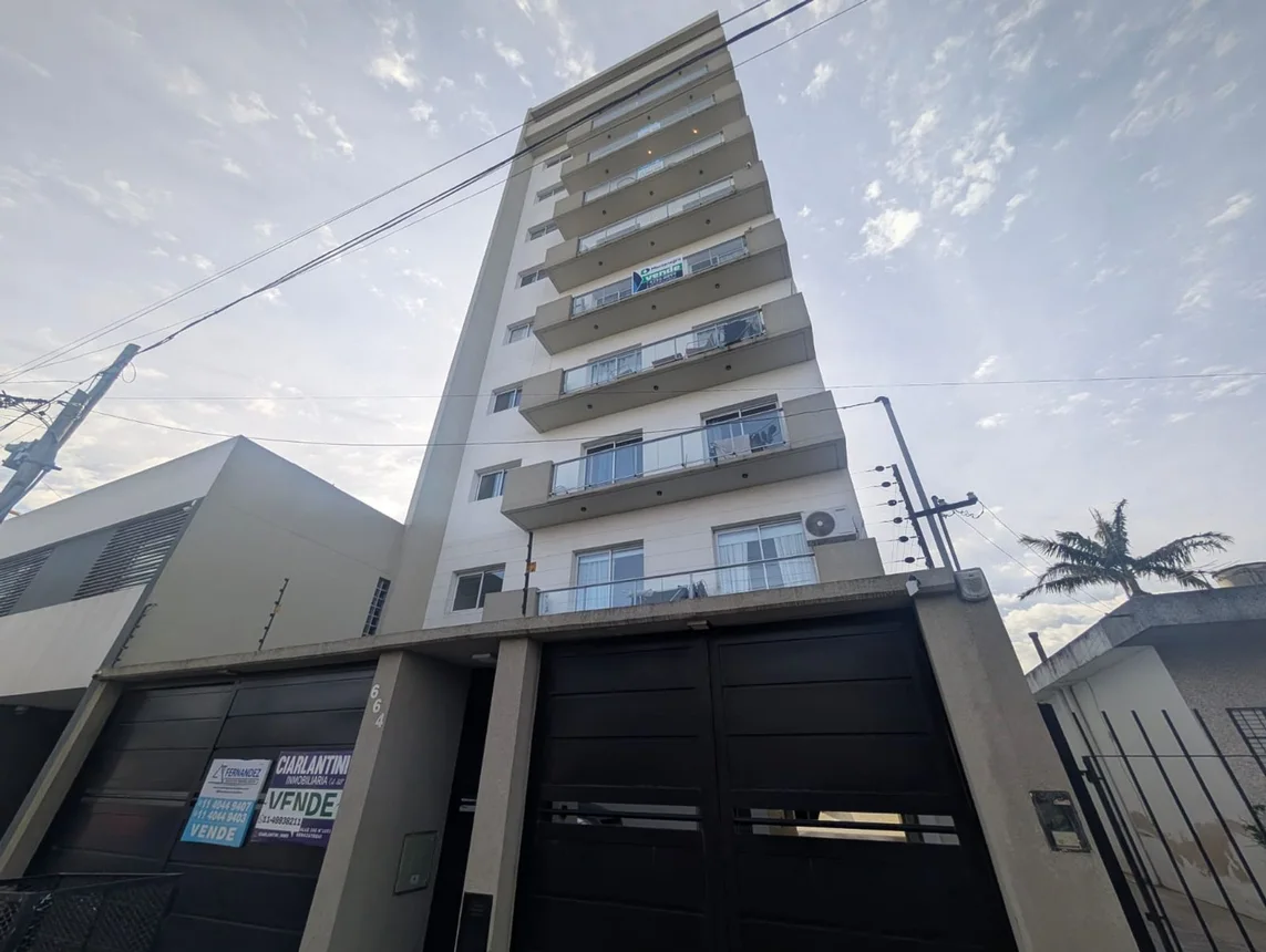 Departamento de 3 ambientes en venta en Berazategui, Calle 146 600