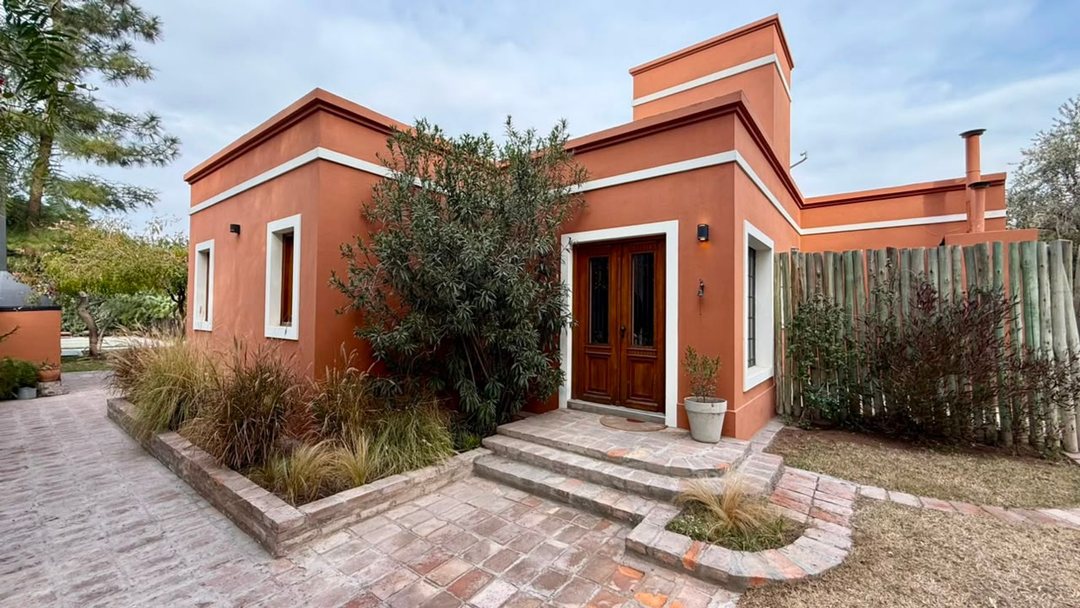Venta casa en Barrio privado, Guaymallén Mendoza