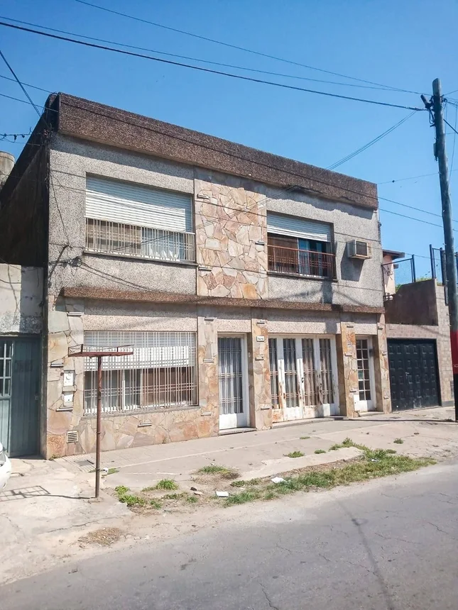 Casa de 6 ambientes en venta en Rosario, Mariano Moreno 5600