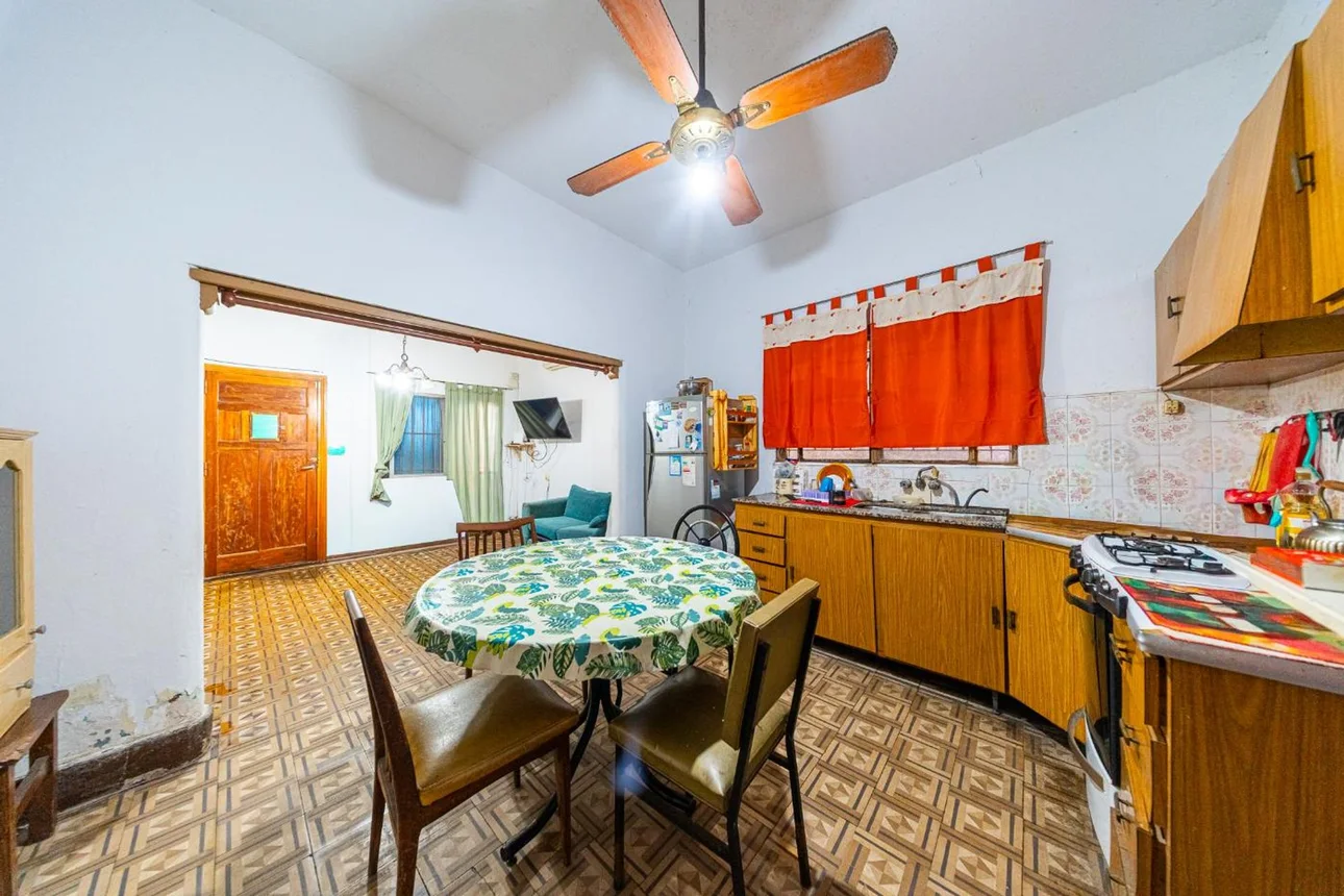 Casa 3 dormitorios venta con patio , apta credito, foto 2