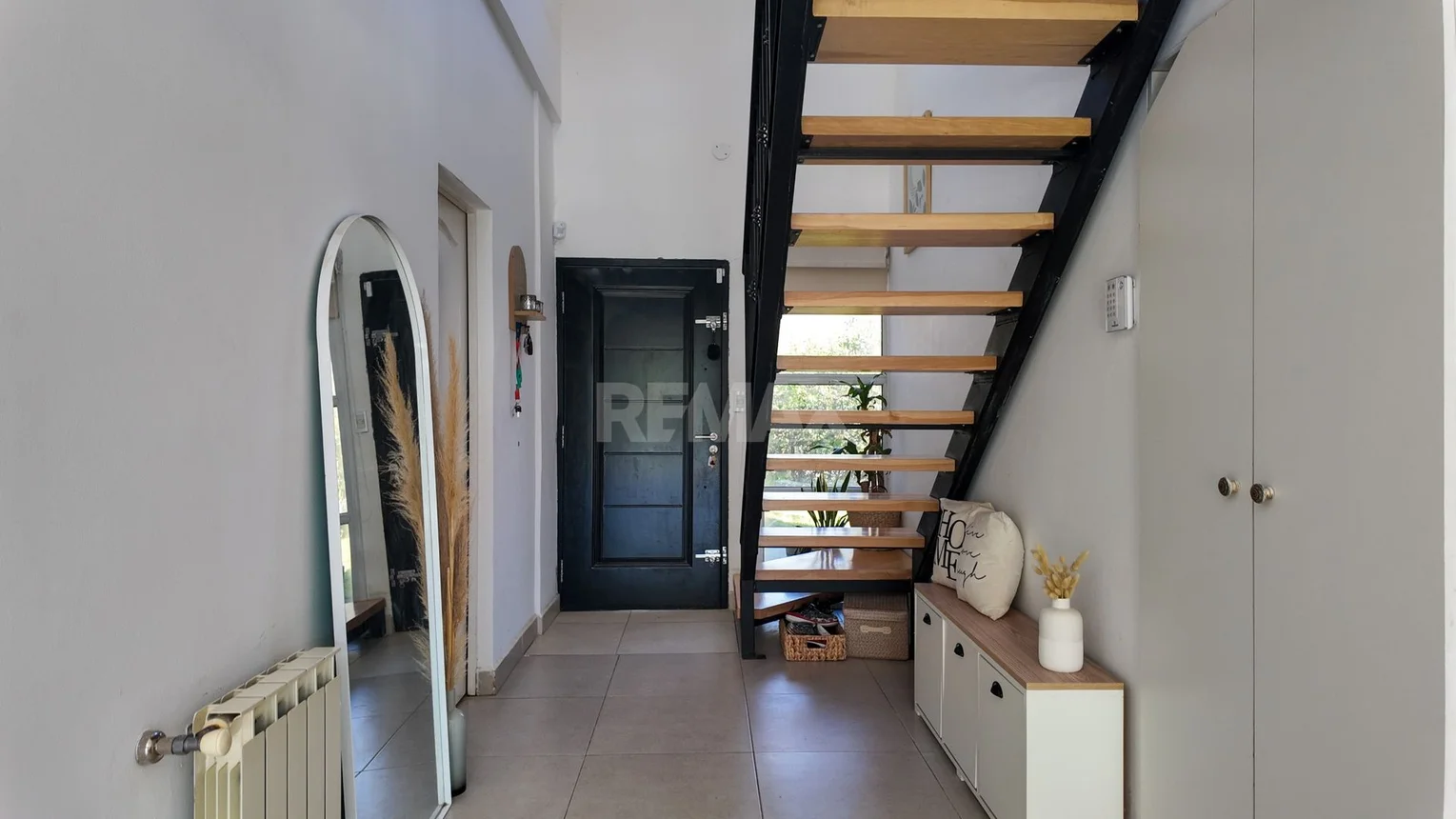 Casa de 6 ambientes en alquiler en Neuquén, Esquel 4600, foto 3