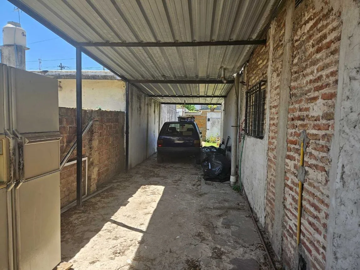 Casa en venta en Quilmes, foto 2