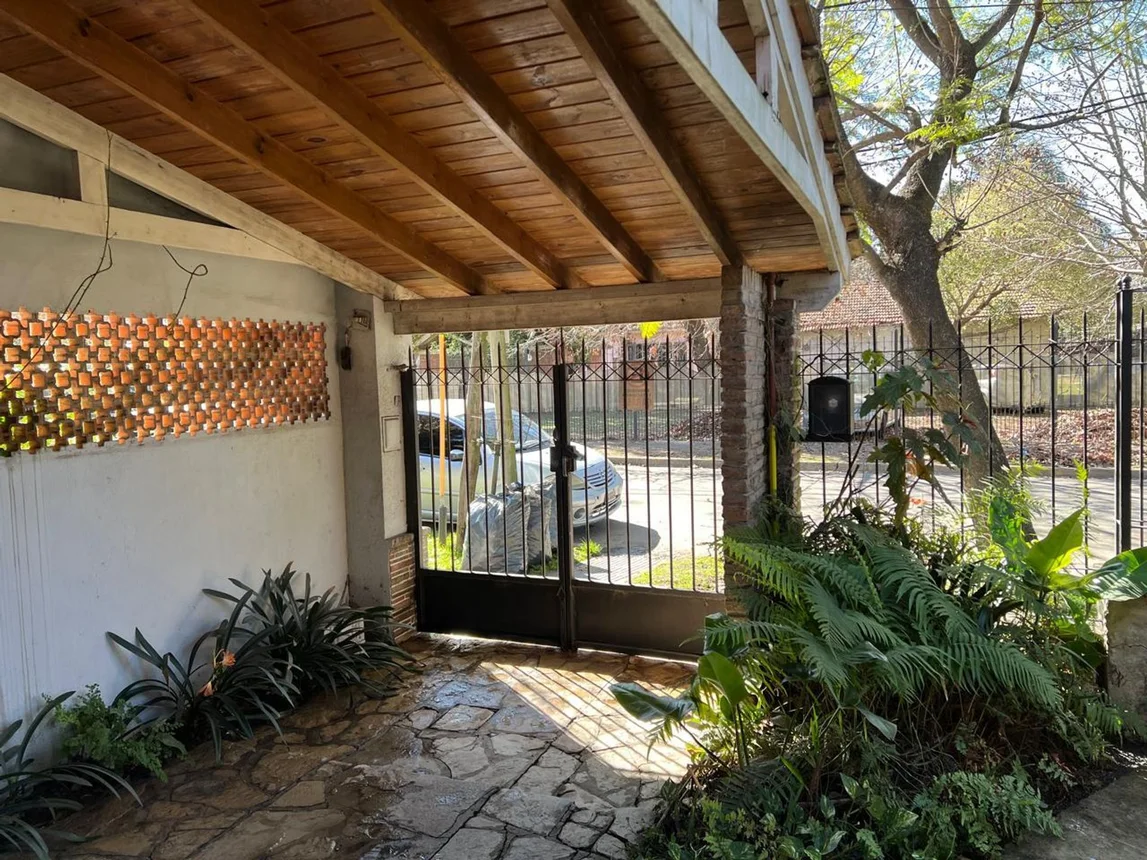 Casa de 4 ambientes en venta en Adrogué, Jorge de Kay 0, foto 5
