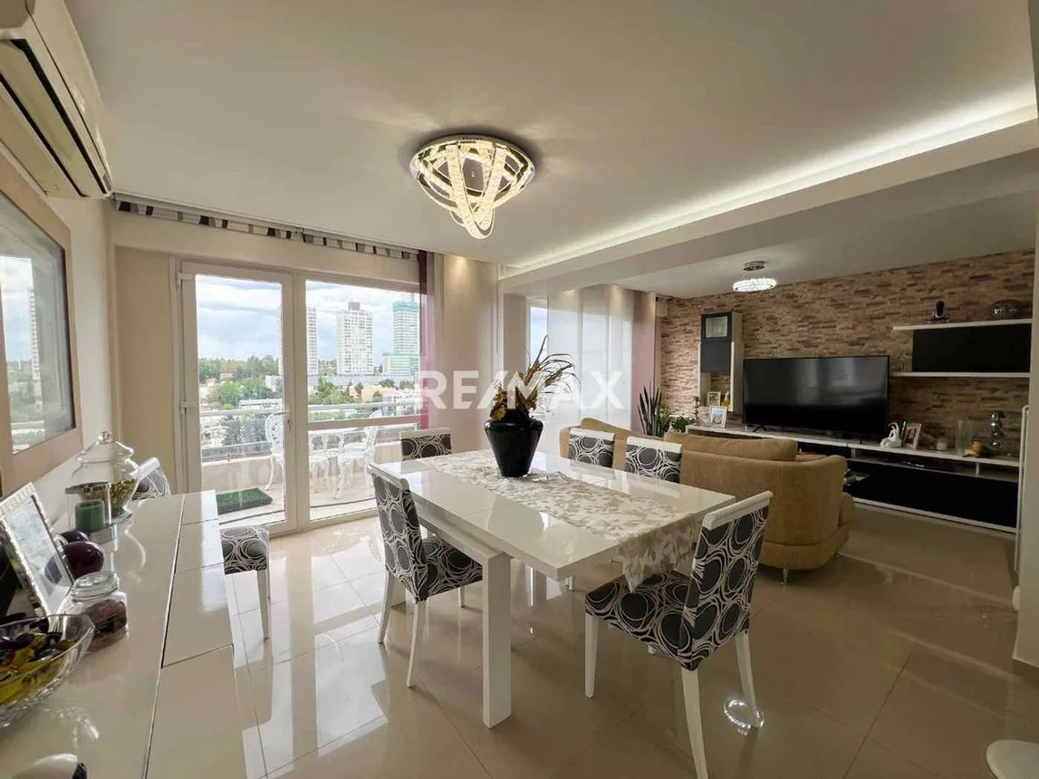 Semipiso de 5 ambientes en venta en Neuquén, Almirante Brown 800, foto 2