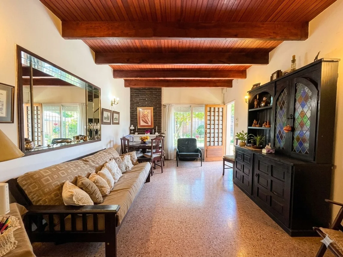 Casa en venta en Ituzaingó, foto 2