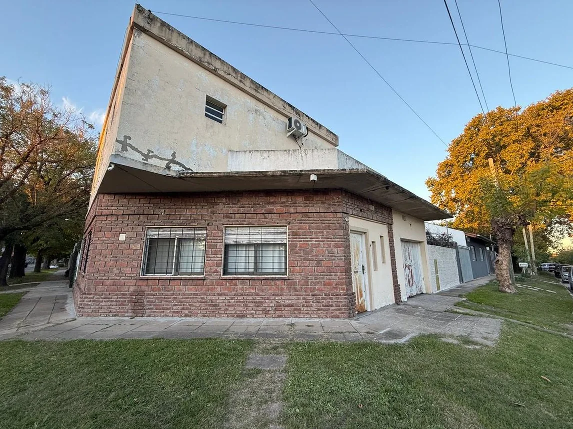 PH de 4 ambientes en venta en Castelar, Florencio Sánchez 1700