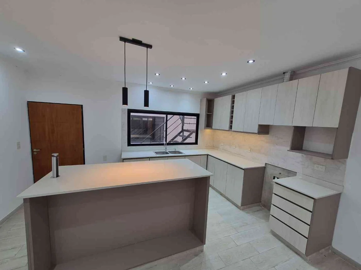 Casa de 3 ambientes en venta en Barracas, California 2600, foto 2