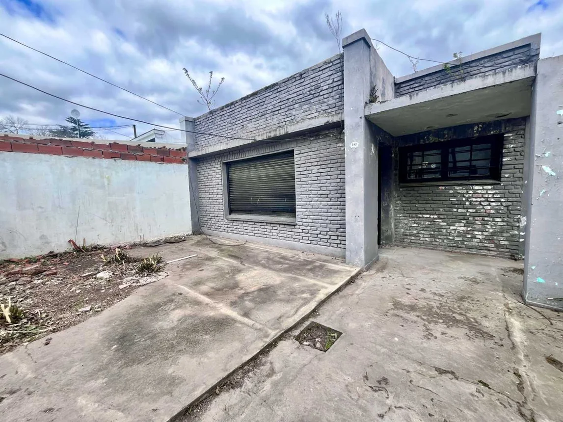 Casa en venta en Longchamps, Ministro French 100