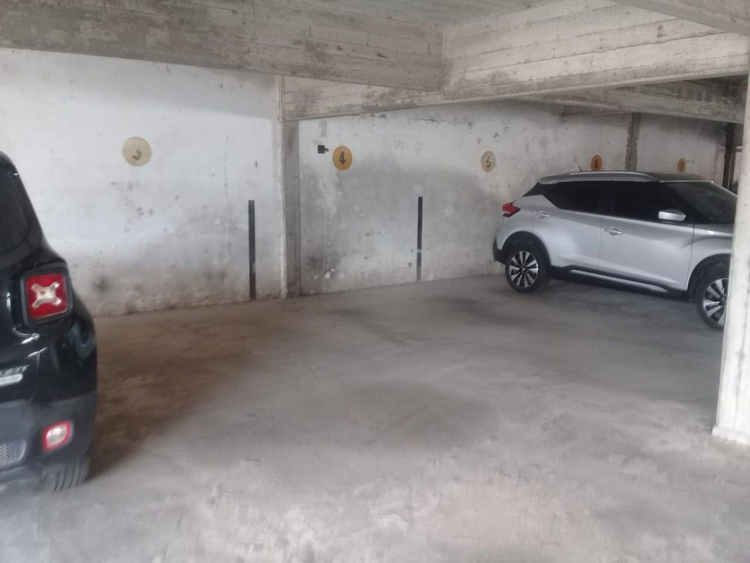 VENTA DE COCHERA CENTRICA