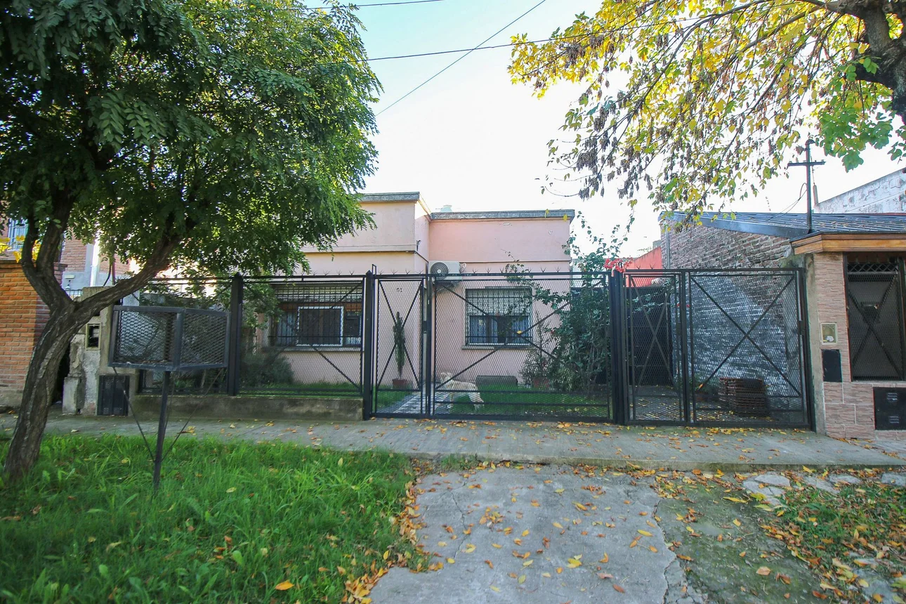 Casa en venta en Burzaco, foto 3
