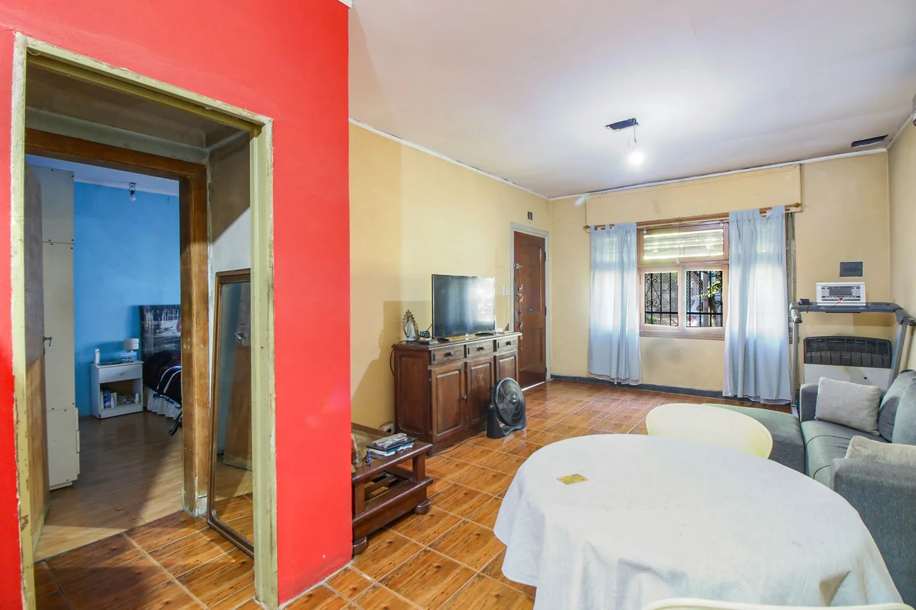 Casa en venta en Burzaco, foto 2