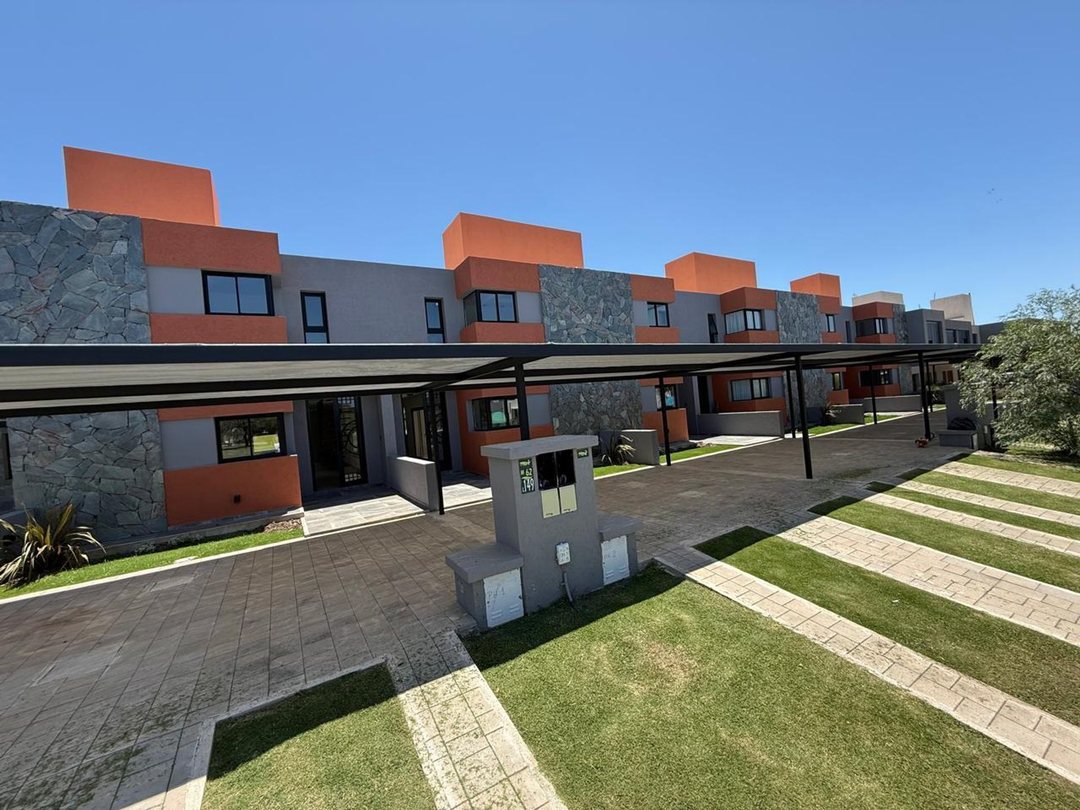 VENTA DUPLEX 3 DORMI A ESTRENAR 7 SOLES CÓRDOBA
