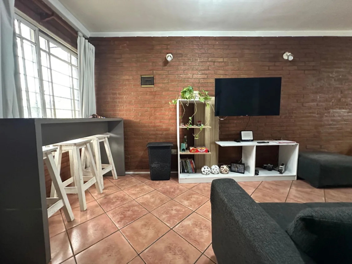 Casa dúplex de 3 ambientes en venta en Villa Sarmiento, Brasil y Emilio Mitre 800, foto 2