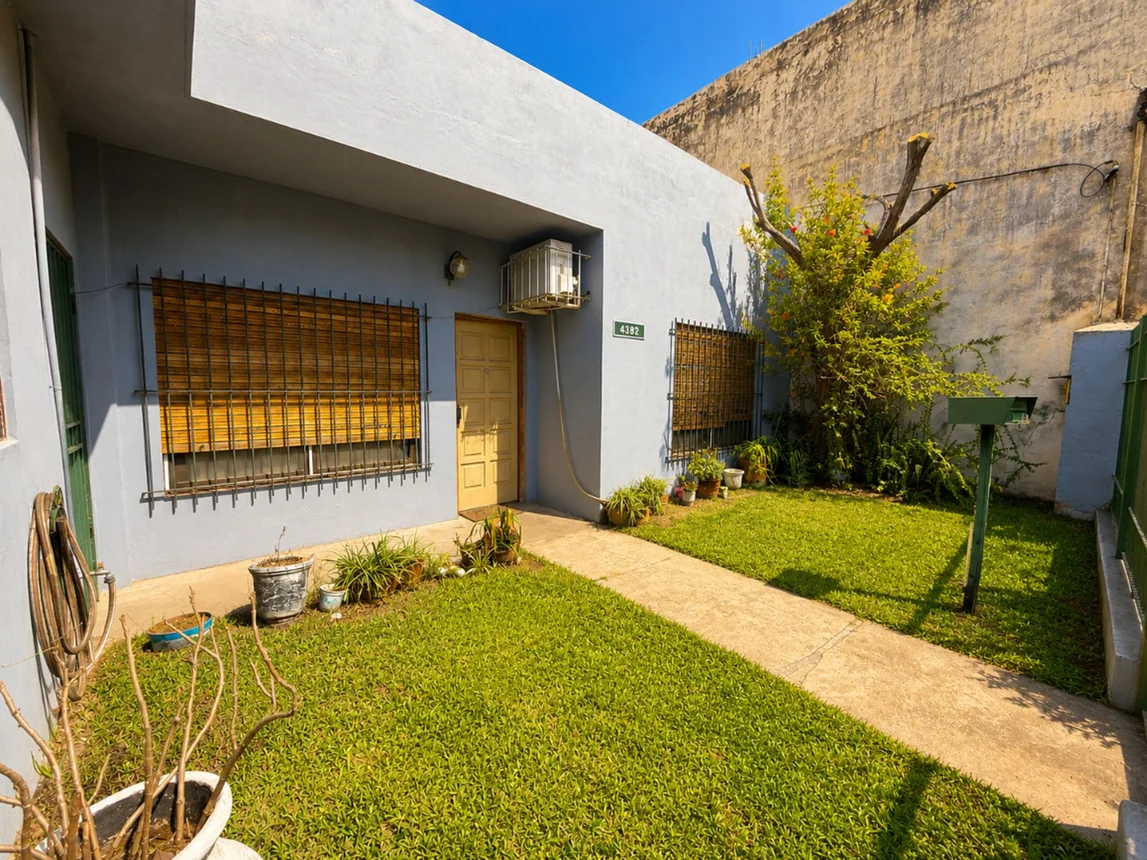 Casa de 3 ambientes en venta en San Justo, Condarco 4300