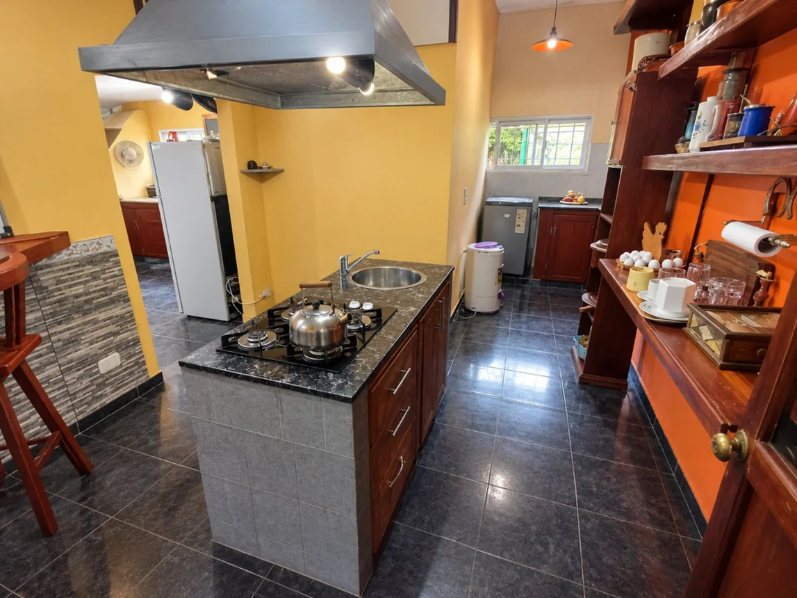 Casa de 5 ambientes en venta en Presidente Derqui, Paraguay 1400, foto 2