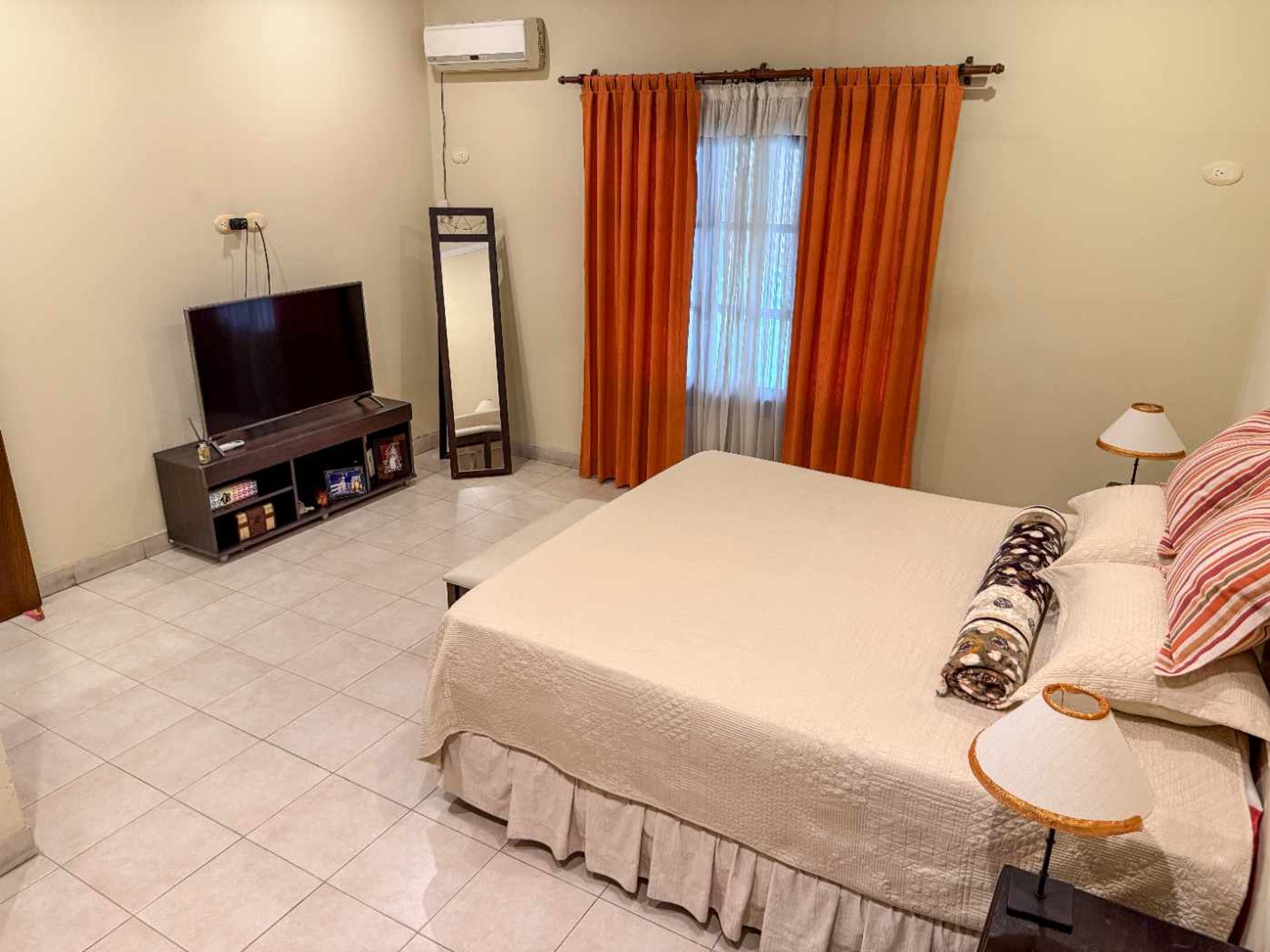 CASA EN VENTA + 2 LOCALES COMERCIAL CENTRO ORAN - foto 15