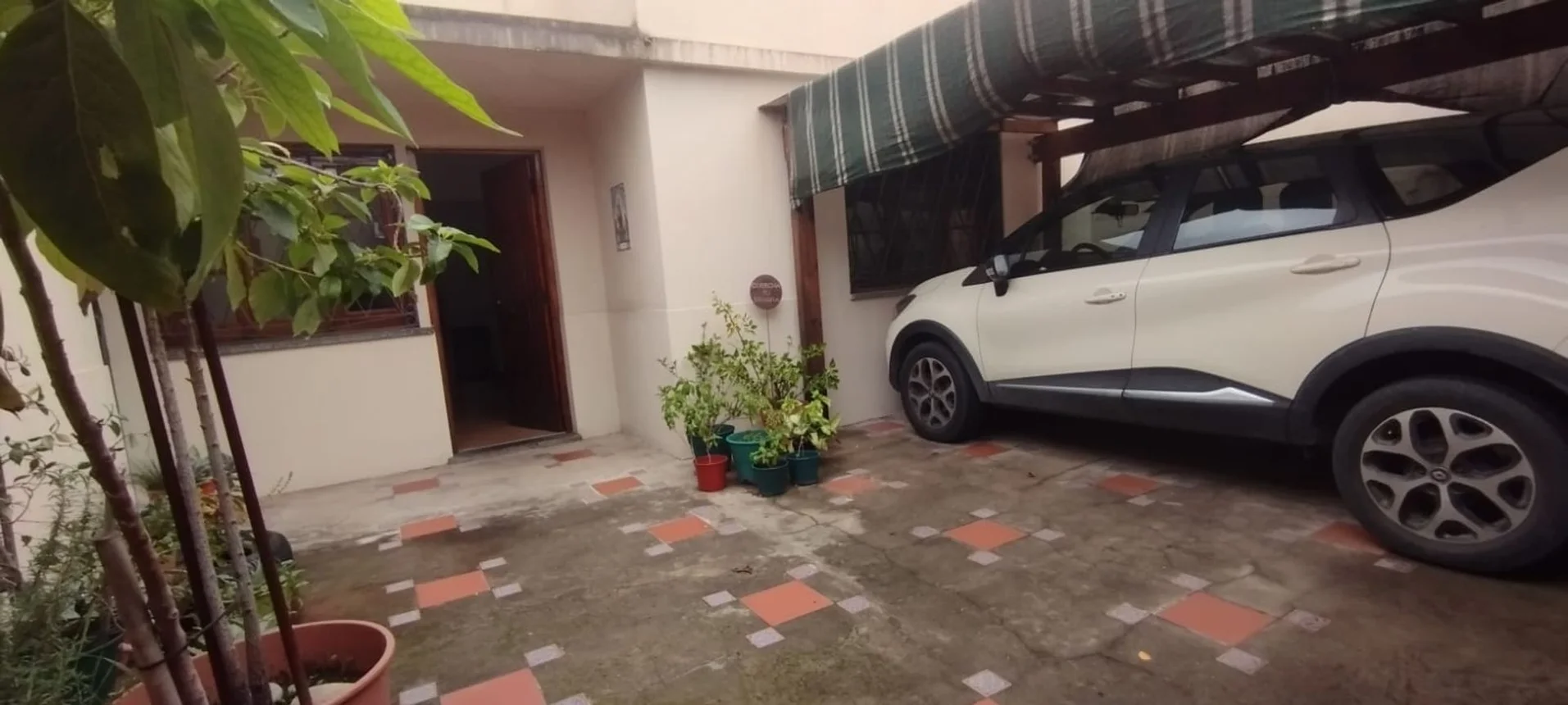 Casa de 6 ambientes en venta en Haedo, Intendente Carrere 800