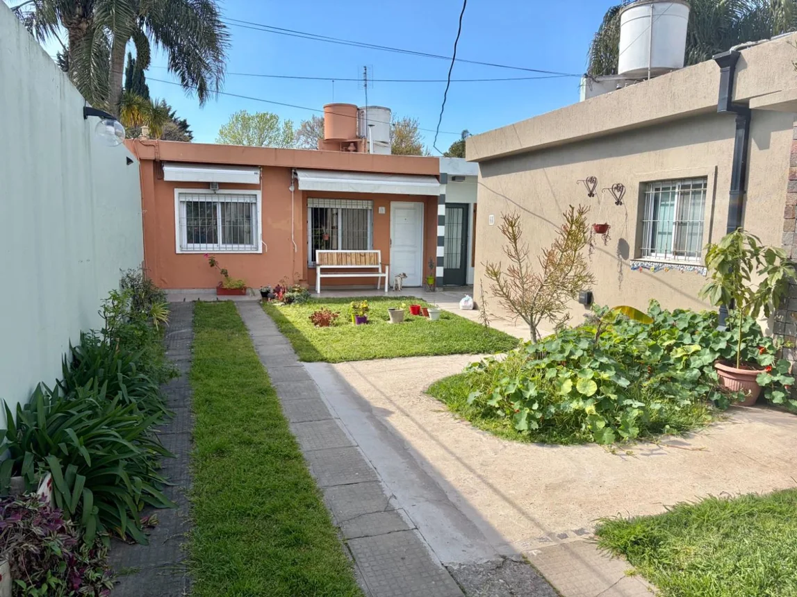 PH de 3 ambientes en venta en Castelar, Navarro 1500