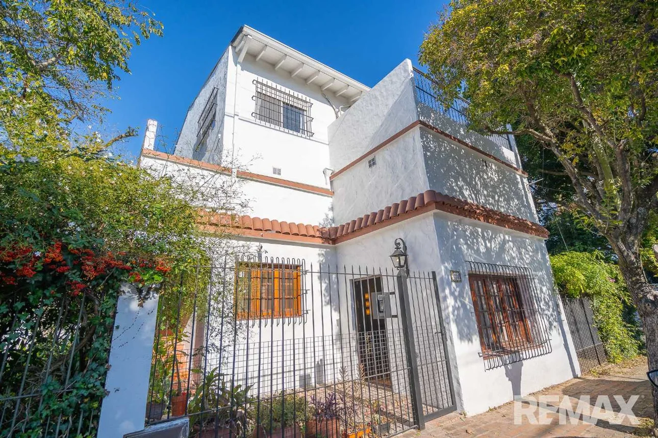 Casa de 6 ambientes en venta en Victoria, Ingeniero White 900