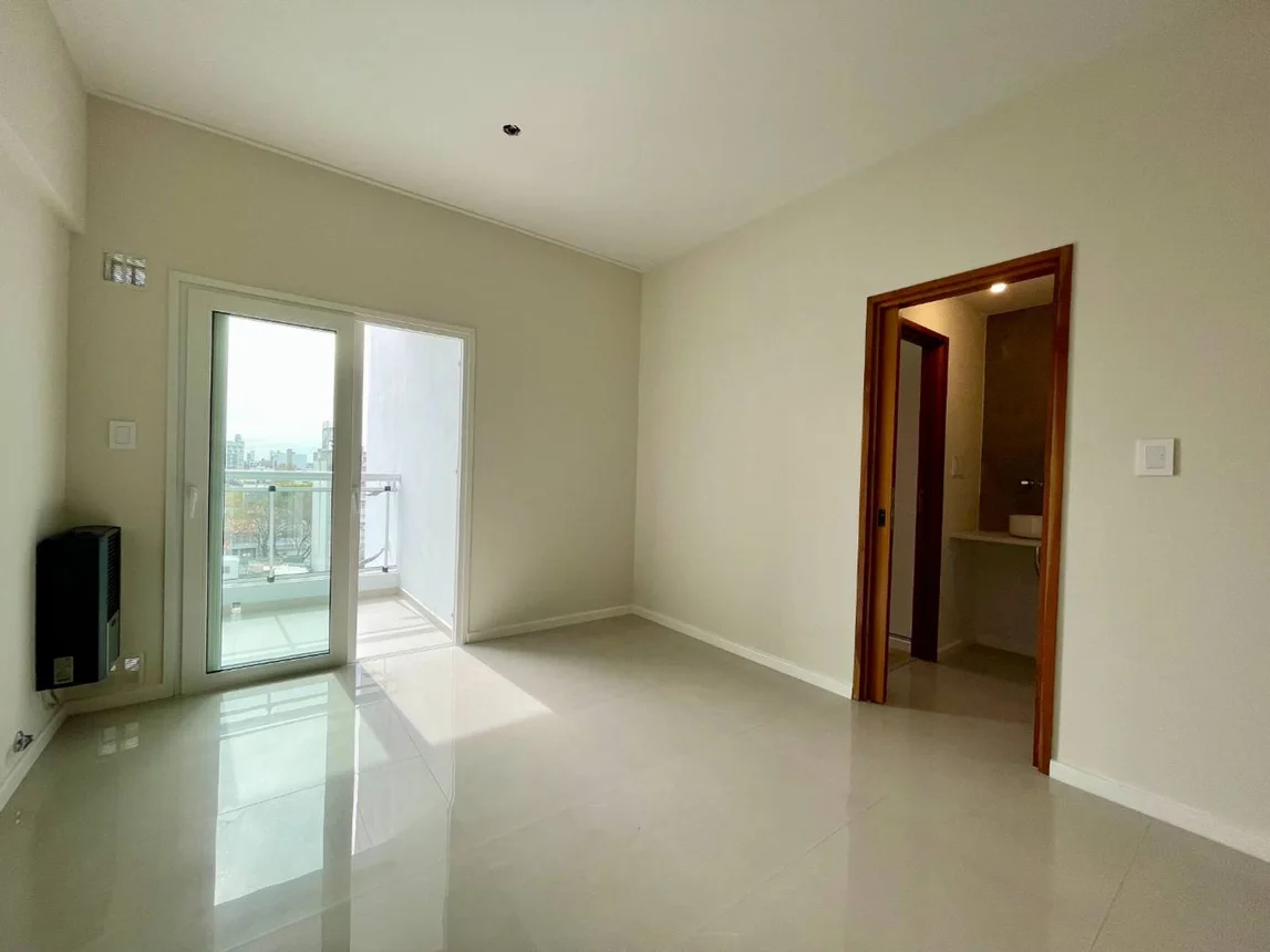 Departamento de 2 ambientes en venta en La Plata, Avenida 44 E/ 16 y 17 1000, foto 2