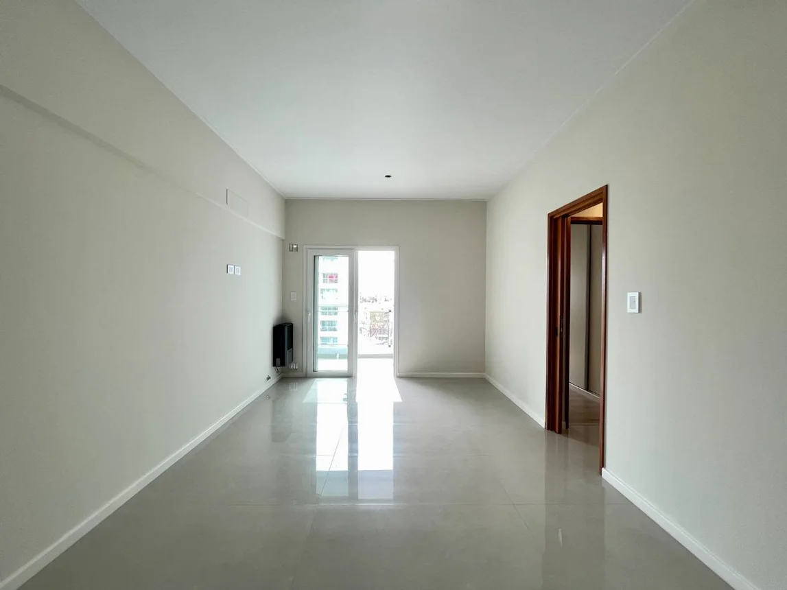 Departamento de 2 ambientes en venta en La Plata, Avenida 44 E/ 16 y 17 1000
