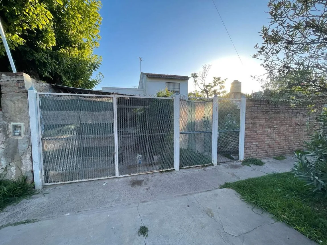 Casa de 4 ambientes en venta en Merlo, Cacheuta 1300