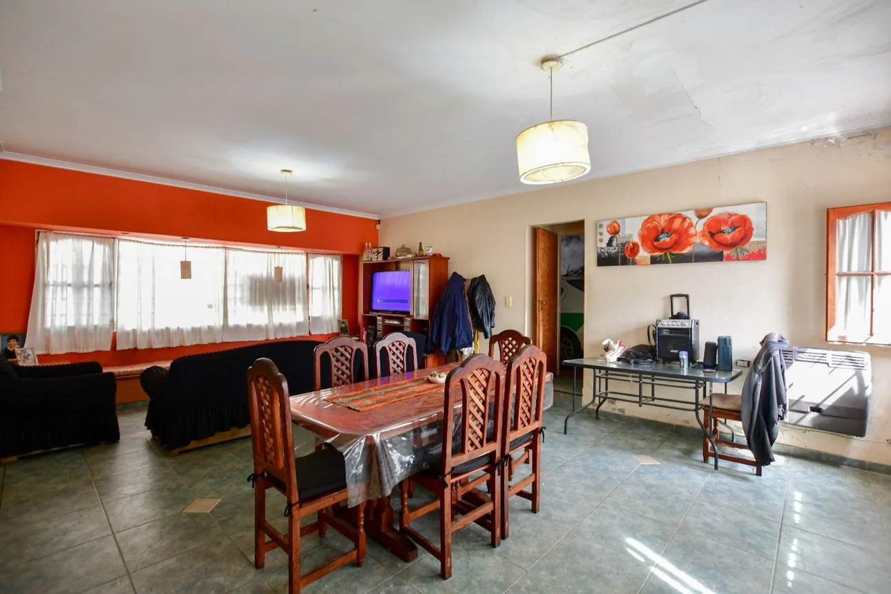 Casa en venta en La Plata, foto 2