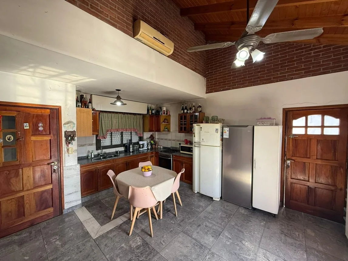 Casa de 3 ambientes en venta en Llavallol, Pichincha 1900